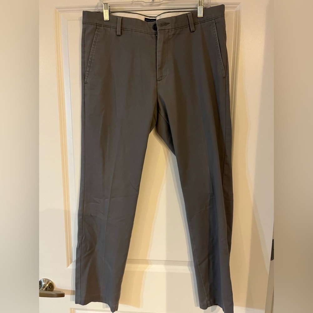 Dockers Slim Tapered Fit Chino Pants/Grey. Size 34x32. Barely worn.